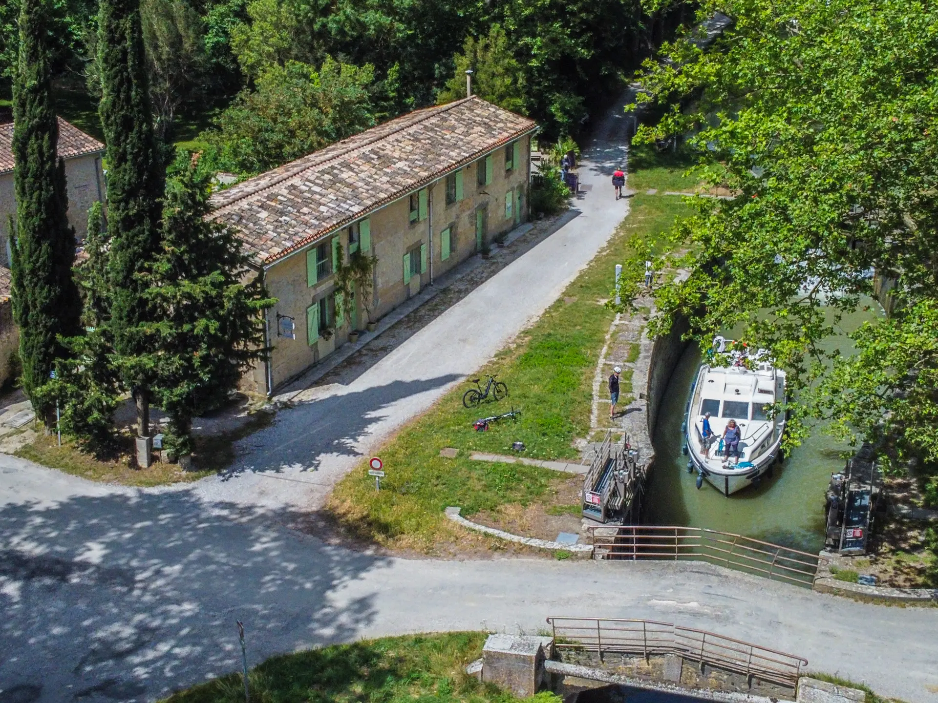 Aerial view of La Bonne Planque lock house